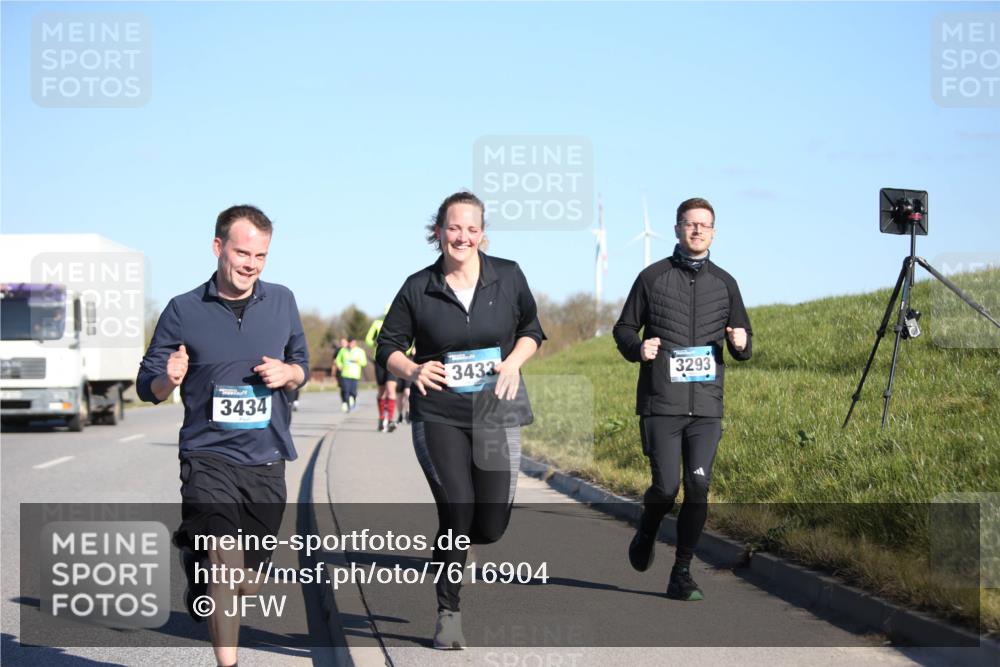 06.04.2025 - 44. Internationalen Wilhelmsburger Insellauf Jannik Wohlers http://msf.ph/oto/7616904 06.04.2025 09:40:00 Laufen 3434, 3433, 3293 meine-sportfotos.de