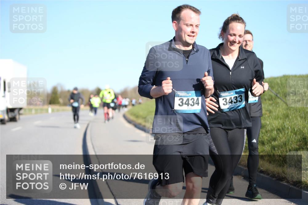 06.04.2025 - 44. Internationalen Wilhelmsburger Insellauf Jannik Wohlers http://msf.ph/oto/7616913 06.04.2025 09:40:02 Laufen 3434, 3433 meine-sportfotos.de