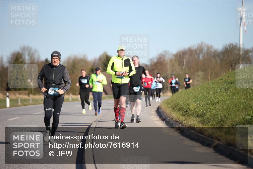 06.04.2025 - 44. Internationalen Wilhelmsburger Insellauf Jannik Wohlers http://msf.ph/oto/7616914 06.04.2025 09:40:03 Laufen 3494, 3581 meine-sportfotos.de