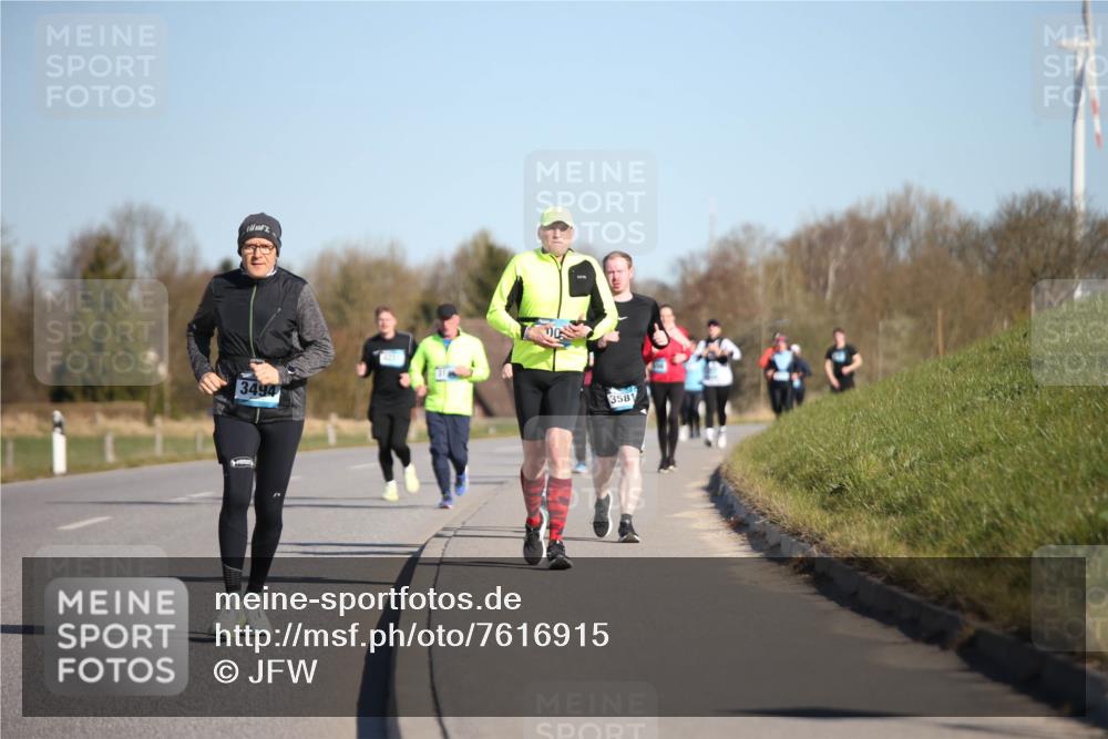 06.04.2025 - 44. Internationalen Wilhelmsburger Insellauf Jannik Wohlers http://msf.ph/oto/7616915 06.04.2025 09:40:03 Laufen 3494, 3581 meine-sportfotos.de