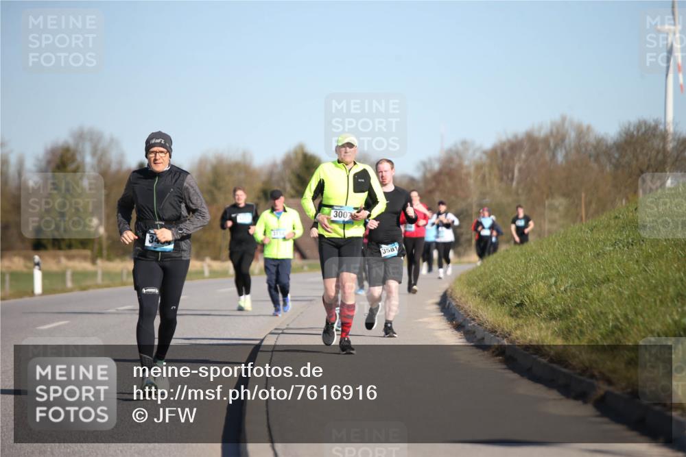 06.04.2025 - 44. Internationalen Wilhelmsburger Insellauf Jannik Wohlers http://msf.ph/oto/7616916 06.04.2025 09:40:03 Laufen 3154, 300, 3581 meine-sportfotos.de