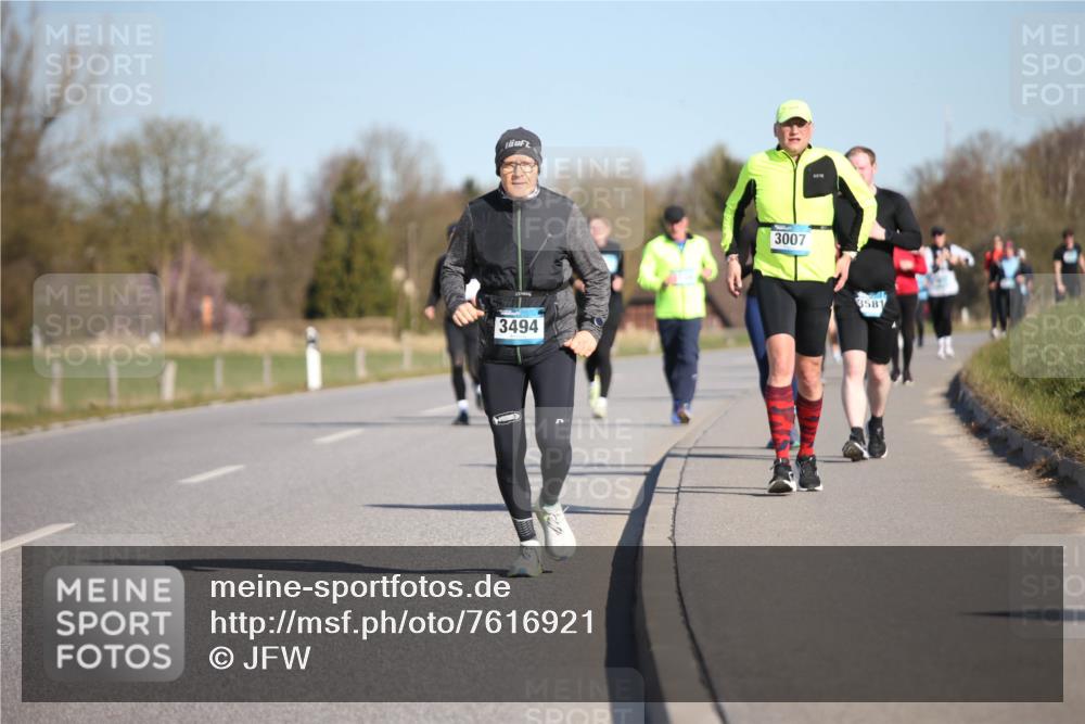 06.04.2025 - 44. Internationalen Wilhelmsburger Insellauf Jannik Wohlers http://msf.ph/oto/7616921 06.04.2025 09:40:04 Laufen 3494, 3007, 3581 meine-sportfotos.de