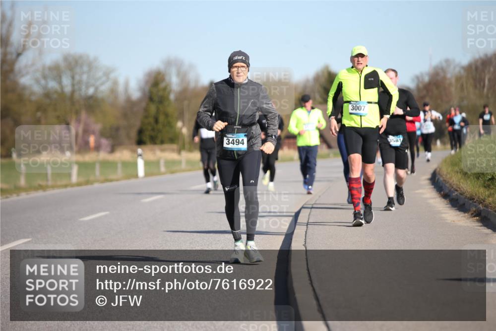 06.04.2025 - 44. Internationalen Wilhelmsburger Insellauf Jannik Wohlers http://msf.ph/oto/7616922 06.04.2025 09:40:04 Laufen 3494, 3007, 3581 meine-sportfotos.de