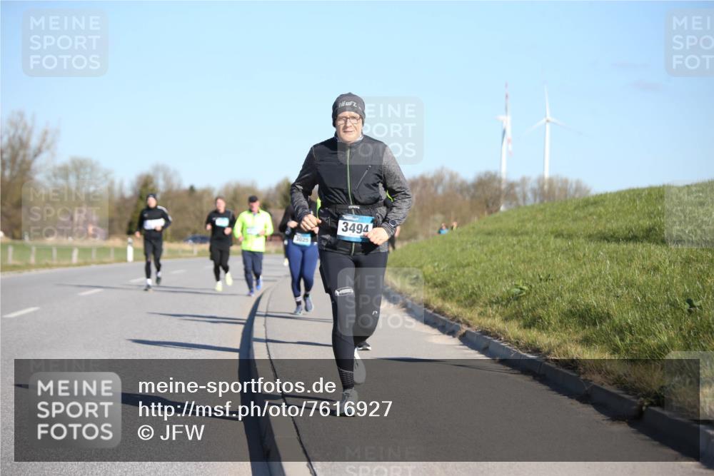 06.04.2025 - 44. Internationalen Wilhelmsburger Insellauf Jannik Wohlers http://msf.ph/oto/7616927 06.04.2025 09:40:07 Laufen 3494, 3025 meine-sportfotos.de