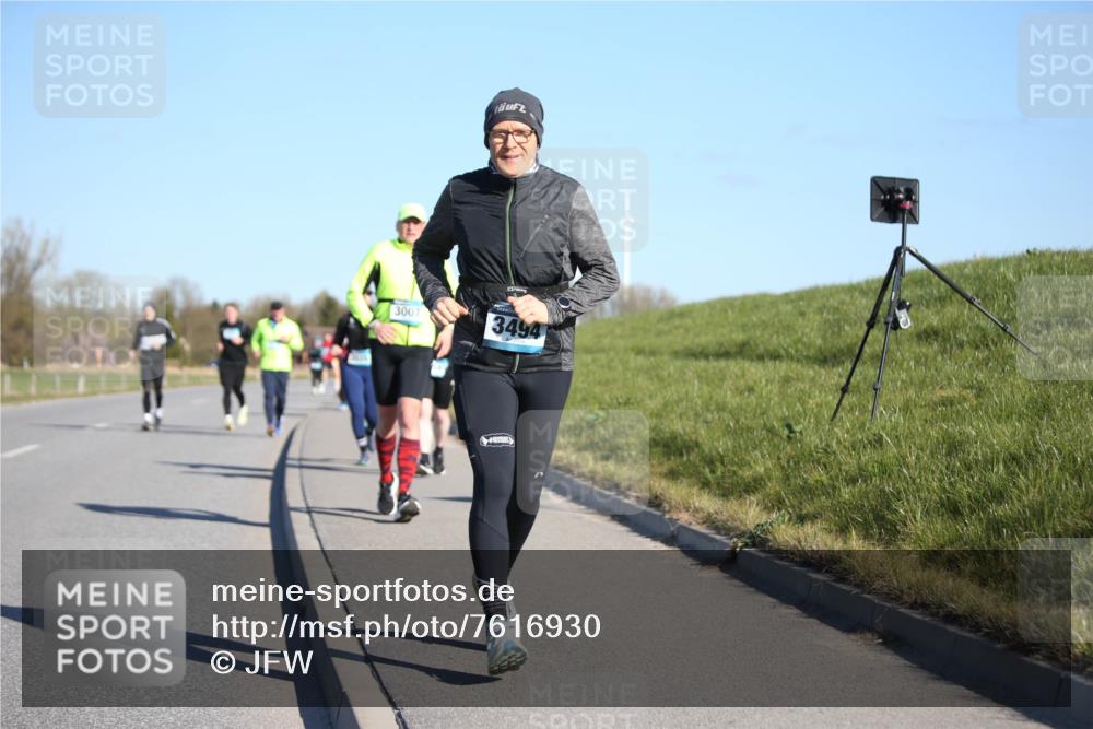 06.04.2025 - 44. Internationalen Wilhelmsburger Insellauf Jannik Wohlers http://msf.ph/oto/7616930 06.04.2025 09:40:09 Laufen 3007, 3494 meine-sportfotos.de