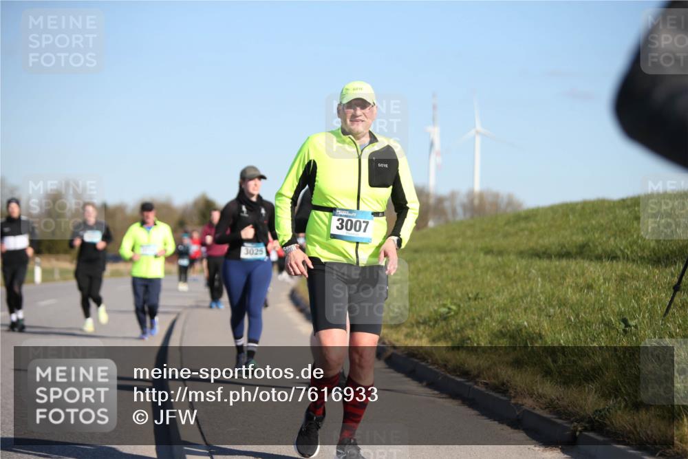 06.04.2025 - 44. Internationalen Wilhelmsburger Insellauf Jannik Wohlers http://msf.ph/oto/7616933 06.04.2025 09:40:11 Laufen 3025, 3007 meine-sportfotos.de