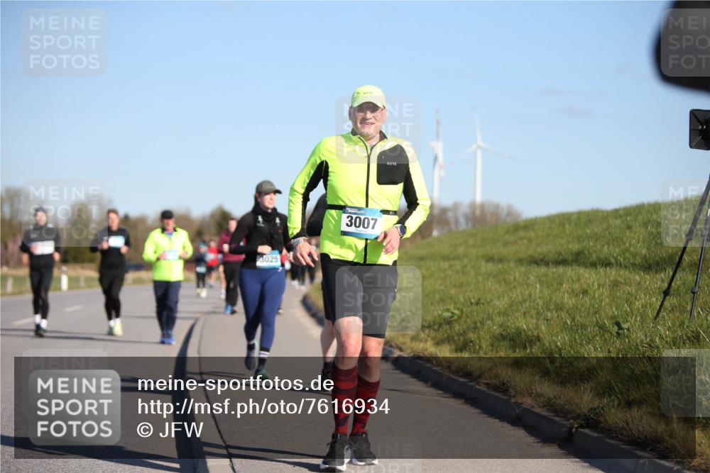 06.04.2025 - 44. Internationalen Wilhelmsburger Insellauf Jannik Wohlers http://msf.ph/oto/7616934 06.04.2025 09:40:11 Laufen 3025, 3007 meine-sportfotos.de