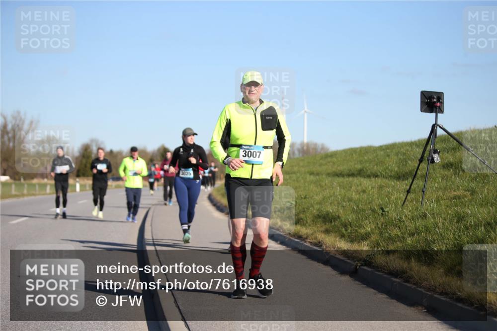 06.04.2025 - 44. Internationalen Wilhelmsburger Insellauf Jannik Wohlers http://msf.ph/oto/7616938 06.04.2025 09:40:11 Laufen 3025, 3007 meine-sportfotos.de