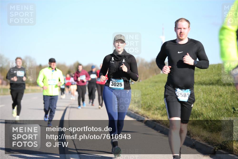 06.04.2025 - 44. Internationalen Wilhelmsburger Insellauf Jannik Wohlers http://msf.ph/oto/7616943 06.04.2025 09:40:13 Laufen 3025, 3581 meine-sportfotos.de