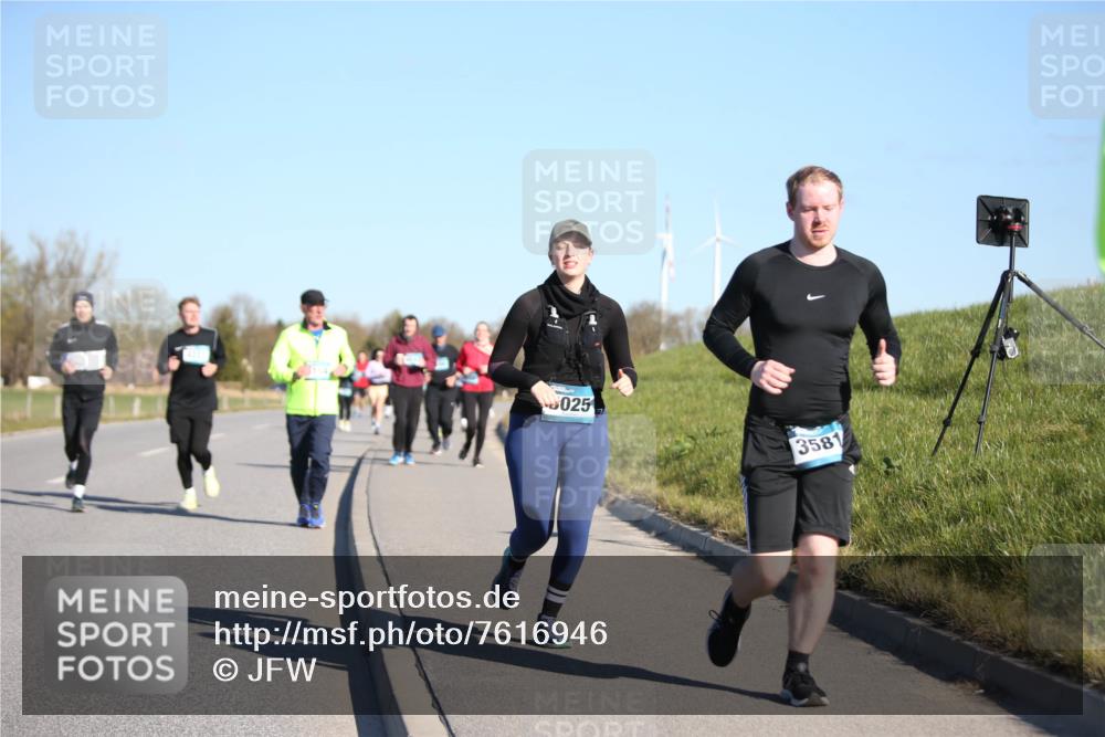 06.04.2025 - 44. Internationalen Wilhelmsburger Insellauf Jannik Wohlers http://msf.ph/oto/7616946 06.04.2025 09:40:14 Laufen 025, 3581 meine-sportfotos.de