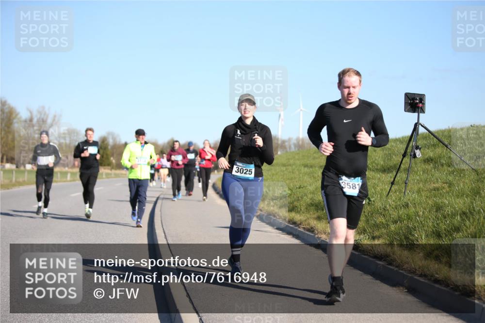 06.04.2025 - 44. Internationalen Wilhelmsburger Insellauf Jannik Wohlers http://msf.ph/oto/7616948 06.04.2025 09:40:14 Laufen 3025, 3581 meine-sportfotos.de