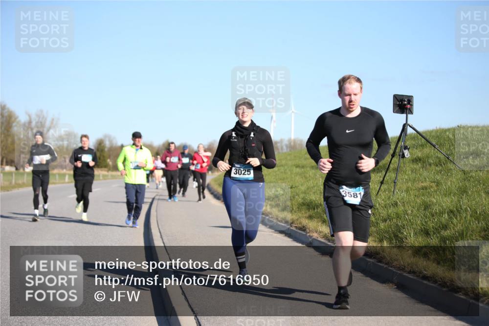06.04.2025 - 44. Internationalen Wilhelmsburger Insellauf Jannik Wohlers http://msf.ph/oto/7616950 06.04.2025 09:40:14 Laufen 3025, 3581 meine-sportfotos.de