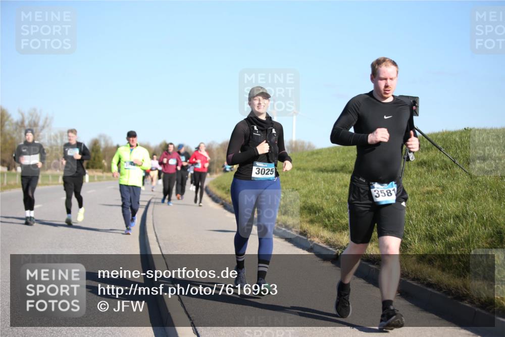 06.04.2025 - 44. Internationalen Wilhelmsburger Insellauf Jannik Wohlers http://msf.ph/oto/7616953 06.04.2025 09:40:14 Laufen 3025, 3581 meine-sportfotos.de
