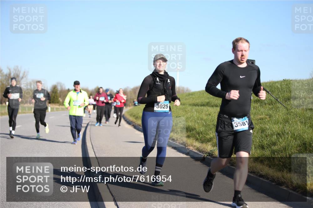 06.04.2025 - 44. Internationalen Wilhelmsburger Insellauf Jannik Wohlers http://msf.ph/oto/7616954 06.04.2025 09:40:14 Laufen 3025, 3581 meine-sportfotos.de