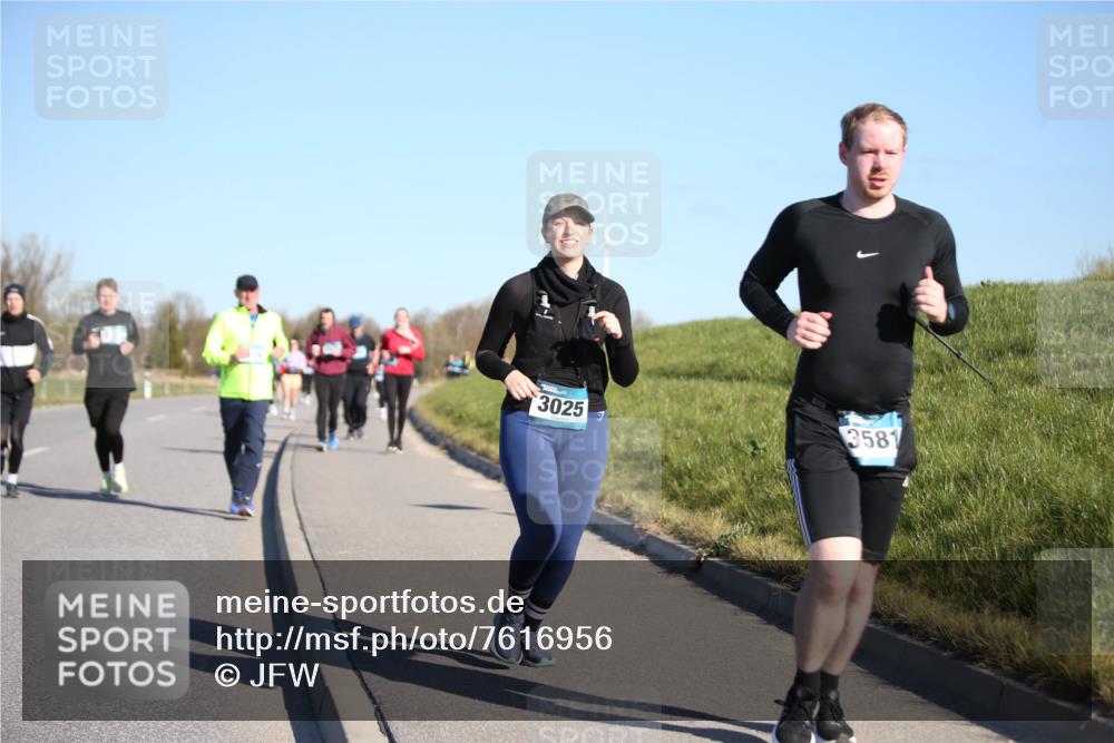 06.04.2025 - 44. Internationalen Wilhelmsburger Insellauf Jannik Wohlers http://msf.ph/oto/7616956 06.04.2025 09:40:15 Laufen 3025, 1, 3581 meine-sportfotos.de