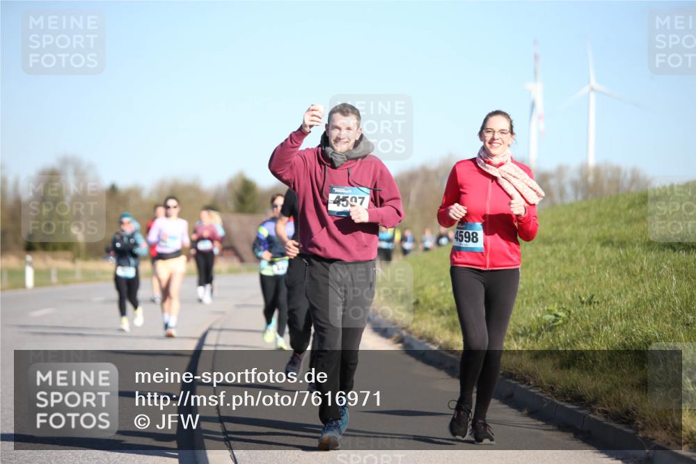 06.04.2025 - 44. Internationalen Wilhelmsburger Insellauf Jannik Wohlers http://msf.ph/oto/7616971 06.04.2025 09:40:19 Laufen 4597, 4598 meine-sportfotos.de