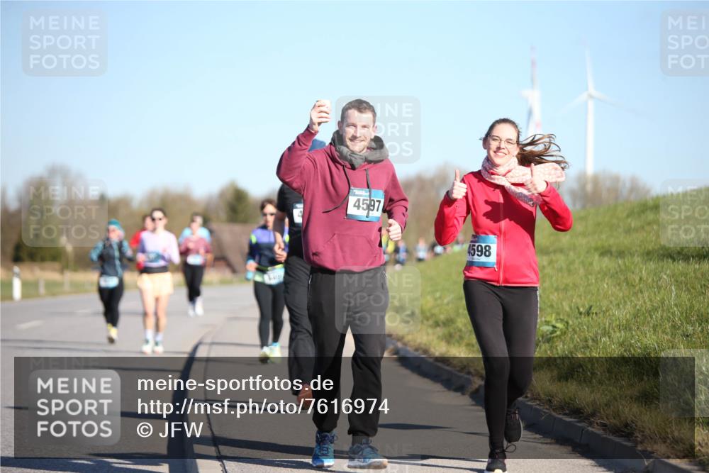 06.04.2025 - 44. Internationalen Wilhelmsburger Insellauf Jannik Wohlers http://msf.ph/oto/7616974 06.04.2025 09:40:20 Laufen 4597, 4598 meine-sportfotos.de