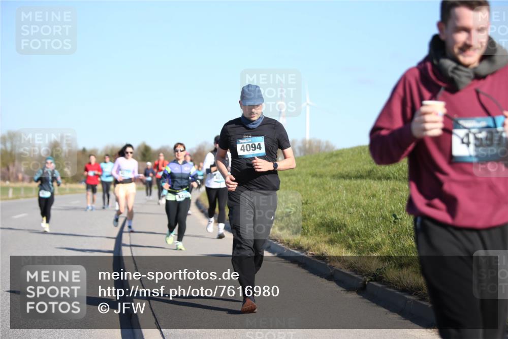 06.04.2025 - 44. Internationalen Wilhelmsburger Insellauf Jannik Wohlers http://msf.ph/oto/7616980 06.04.2025 09:40:23 Laufen 4094 meine-sportfotos.de