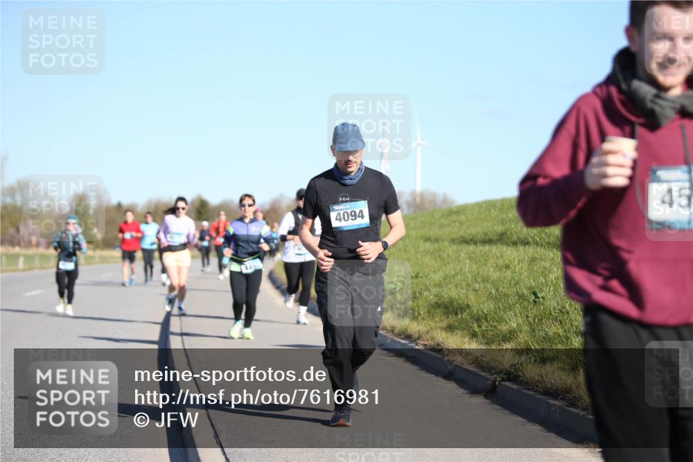 06.04.2025 - 44. Internationalen Wilhelmsburger Insellauf Jannik Wohlers http://msf.ph/oto/7616981 06.04.2025 09:40:23 Laufen 4094, 45 meine-sportfotos.de