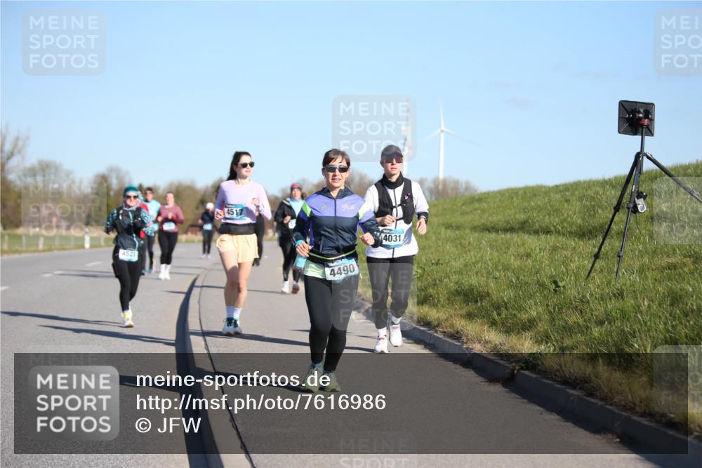 06.04.2025 - 44. Internationalen Wilhelmsburger Insellauf Jannik Wohlers http://msf.ph/oto/7616986 06.04.2025 09:40:26 Laufen 4521, 4517, 4490, 4031 meine-sportfotos.de