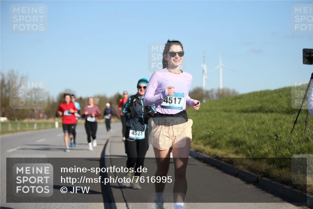 06.04.2025 - 44. Internationalen Wilhelmsburger Insellauf Jannik Wohlers http://msf.ph/oto/7616995 06.04.2025 09:40:29 Laufen 4521, 4517 meine-sportfotos.de
