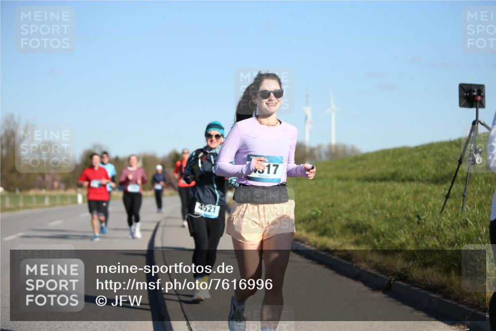 06.04.2025 - 44. Internationalen Wilhelmsburger Insellauf Jannik Wohlers http://msf.ph/oto/7616996 06.04.2025 09:40:29 Laufen 4521, 17 meine-sportfotos.de