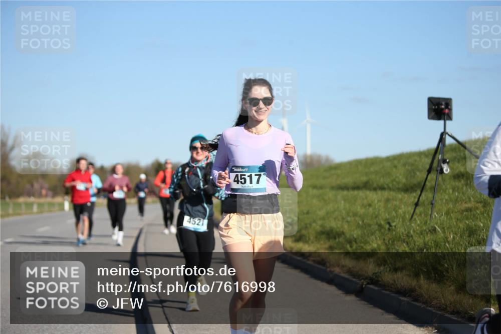 06.04.2025 - 44. Internationalen Wilhelmsburger Insellauf Jannik Wohlers http://msf.ph/oto/7616998 06.04.2025 09:40:29 Laufen 4521, 4517 meine-sportfotos.de
