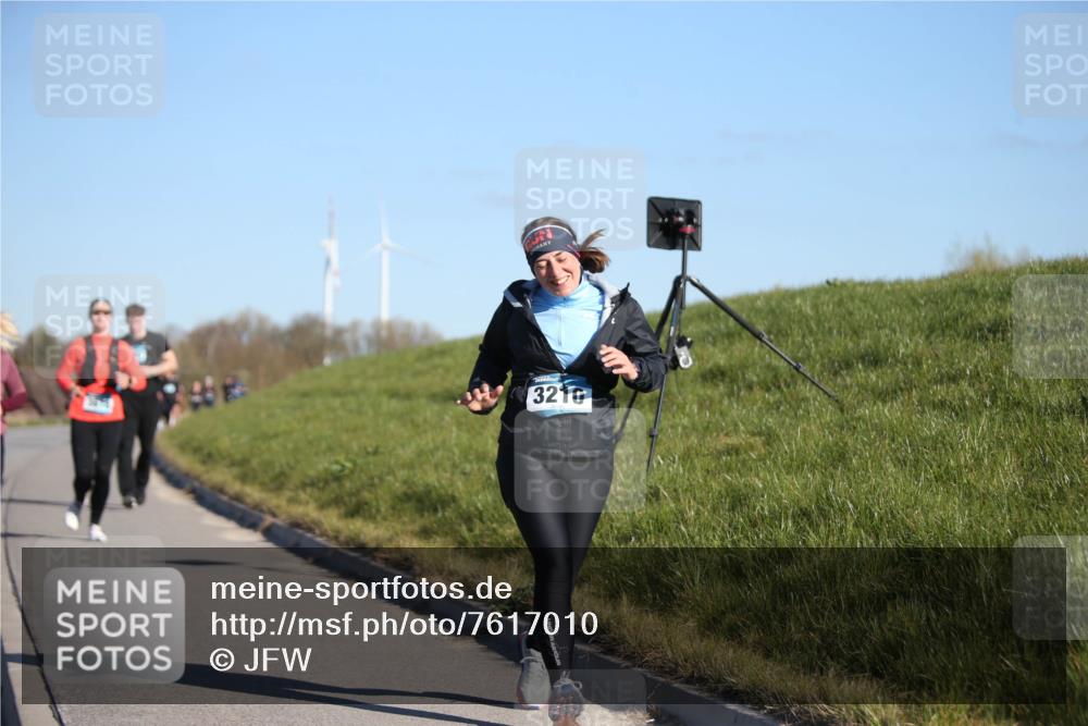 06.04.2025 - 44. Internationalen Wilhelmsburger Insellauf Jannik Wohlers http://msf.ph/oto/7617010 06.04.2025 09:40:32 Laufen 3210 meine-sportfotos.de