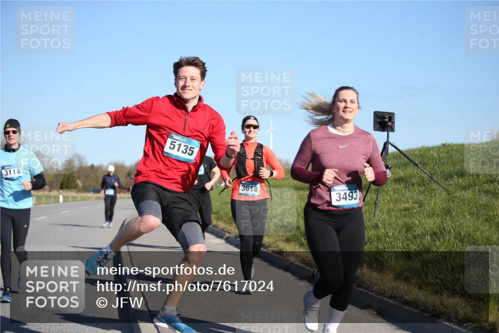 06.04.2025 - 44. Internationalen Wilhelmsburger Insellauf Jannik Wohlers http://msf.ph/oto/7617024 06.04.2025 09:40:35 Laufen 3114, 5135, 3618, 3493 meine-sportfotos.de