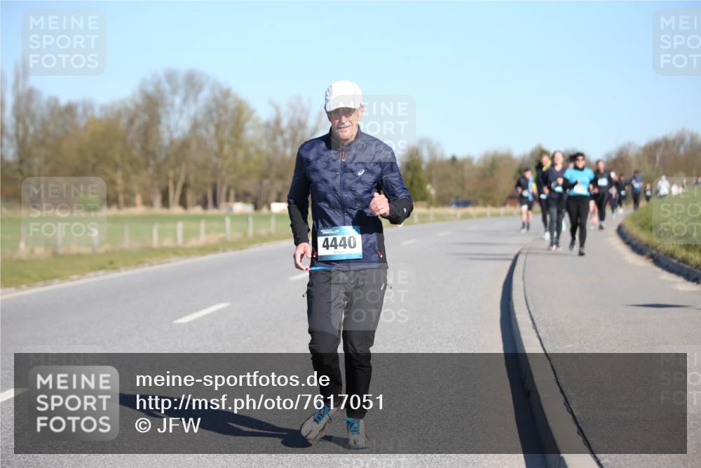 06.04.2025 - 44. Internationalen Wilhelmsburger Insellauf Jannik Wohlers http://msf.ph/oto/7617051 06.04.2025 09:40:43 Laufen 4440 meine-sportfotos.de
