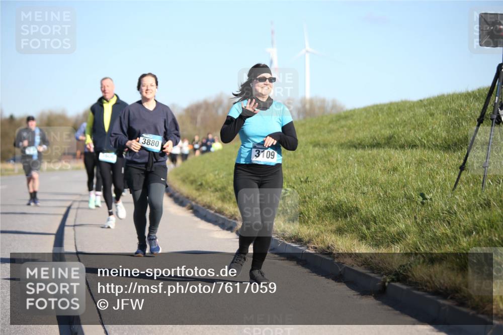 06.04.2025 - 44. Internationalen Wilhelmsburger Insellauf Jannik Wohlers http://msf.ph/oto/7617059 06.04.2025 09:40:50 Laufen 3109, 3880 meine-sportfotos.de