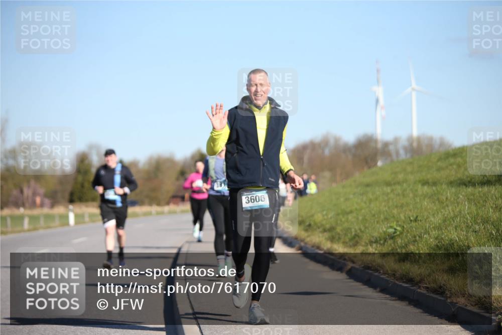 06.04.2025 - 44. Internationalen Wilhelmsburger Insellauf Jannik Wohlers http://msf.ph/oto/7617070 06.04.2025 09:40:53 Laufen 3606 meine-sportfotos.de