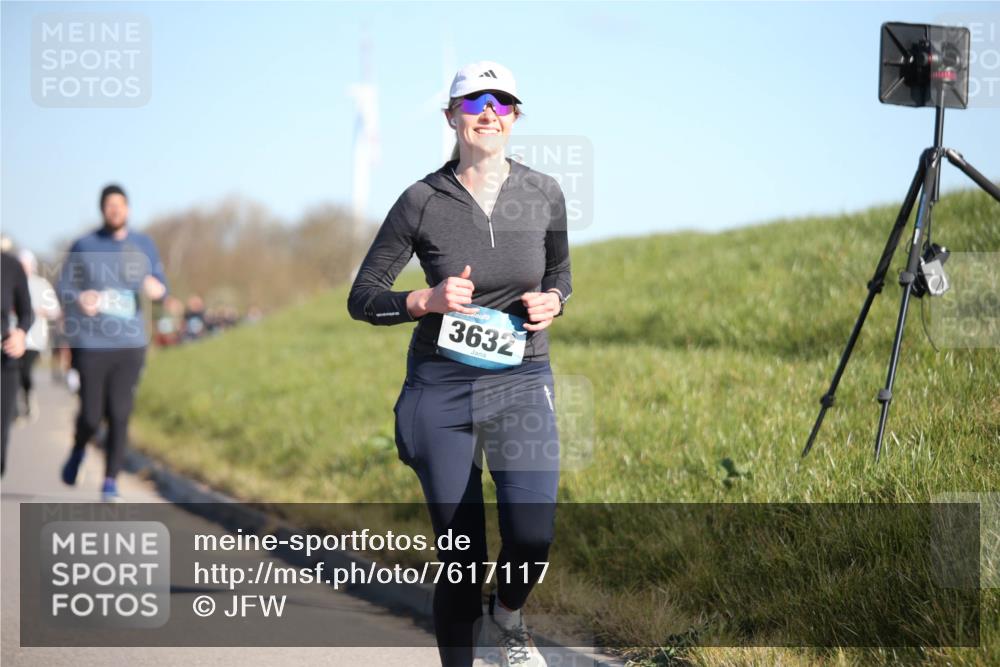 06.04.2025 - 44. Internationalen Wilhelmsburger Insellauf Jannik Wohlers http://msf.ph/oto/7617117 06.04.2025 09:41:05 Laufen 3632 meine-sportfotos.de