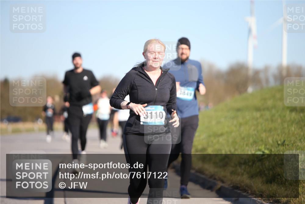 06.04.2025 - 44. Internationalen Wilhelmsburger Insellauf Jannik Wohlers http://msf.ph/oto/7617122 06.04.2025 09:41:08 Laufen 3110, 3849 meine-sportfotos.de