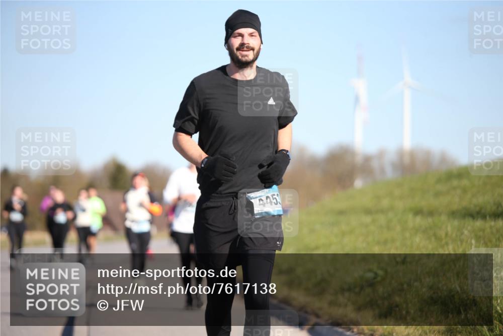 06.04.2025 - 44. Internationalen Wilhelmsburger Insellauf Jannik Wohlers http://msf.ph/oto/7617138 06.04.2025 09:41:13 Laufen 445 meine-sportfotos.de