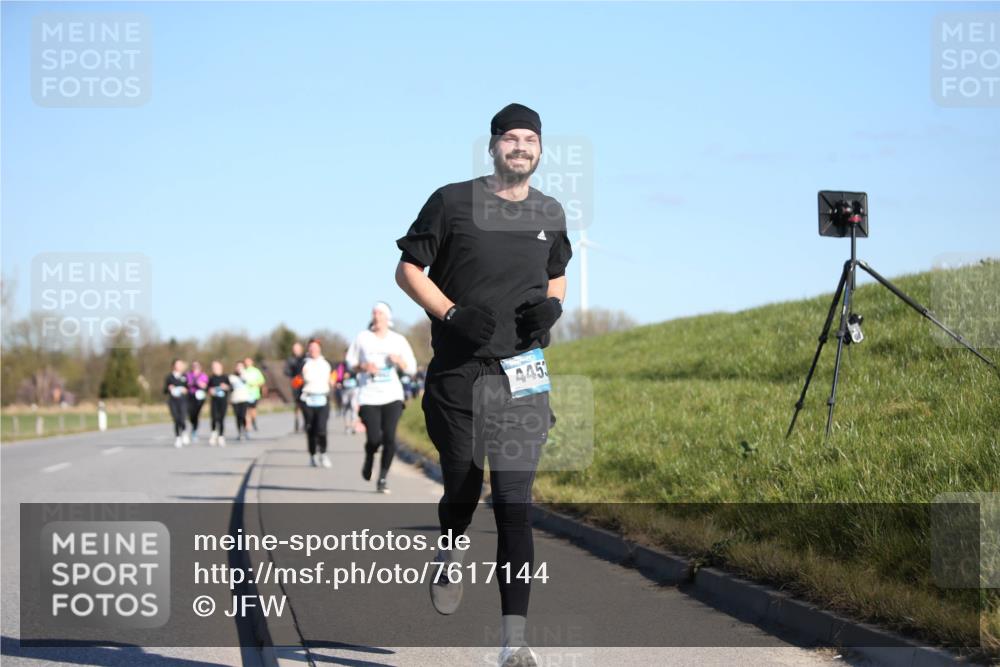 06.04.2025 - 44. Internationalen Wilhelmsburger Insellauf Jannik Wohlers http://msf.ph/oto/7617144 06.04.2025 09:41:14 Laufen 445 meine-sportfotos.de