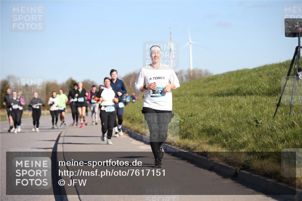 06.04.2025 - 44. Internationalen Wilhelmsburger Insellauf Jannik Wohlers http://msf.ph/oto/7617151 06.04.2025 09:41:17 Laufen 4355, 662 meine-sportfotos.de