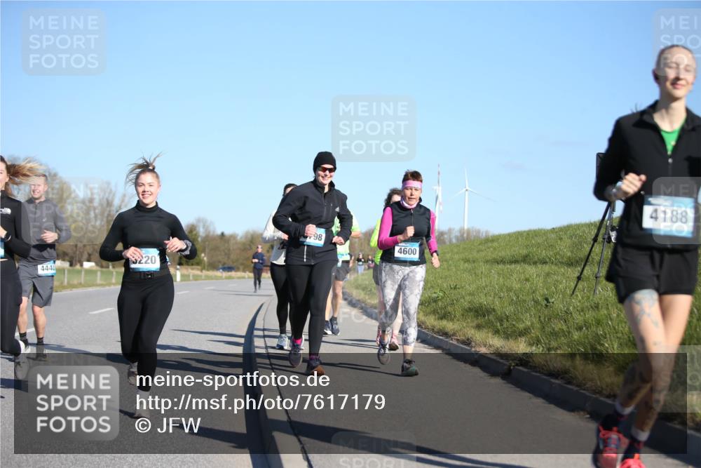 06.04.2025 - 44. Internationalen Wilhelmsburger Insellauf Jannik Wohlers http://msf.ph/oto/7617179 06.04.2025 09:41:28 Laufen 3220, 444, 98, 4600, 4188 meine-sportfotos.de