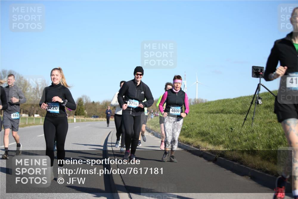 06.04.2025 - 44. Internationalen Wilhelmsburger Insellauf Jannik Wohlers http://msf.ph/oto/7617181 06.04.2025 09:41:28 Laufen 3798, 4600, 3220, 4445, 41 meine-sportfotos.de