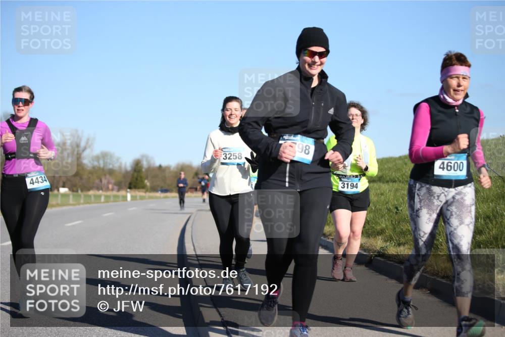 06.04.2025 - 44. Internationalen Wilhelmsburger Insellauf Jannik Wohlers http://msf.ph/oto/7617192 06.04.2025 09:41:30 Laufen 4434, 3258, 98, 3194, 4600 meine-sportfotos.de