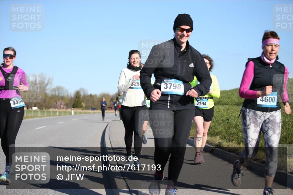 06.04.2025 - 44. Internationalen Wilhelmsburger Insellauf Jannik Wohlers http://msf.ph/oto/7617193 06.04.2025 09:41:30 Laufen 4434, 25, 3798, 3194, 4600 meine-sportfotos.de