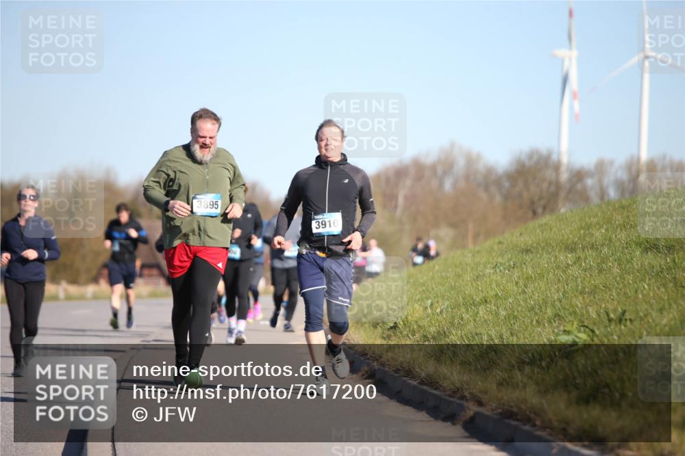 06.04.2025 - 44. Internationalen Wilhelmsburger Insellauf Jannik Wohlers http://msf.ph/oto/7617200 06.04.2025 09:41:35 Laufen 3895, 1022, 3910 meine-sportfotos.de