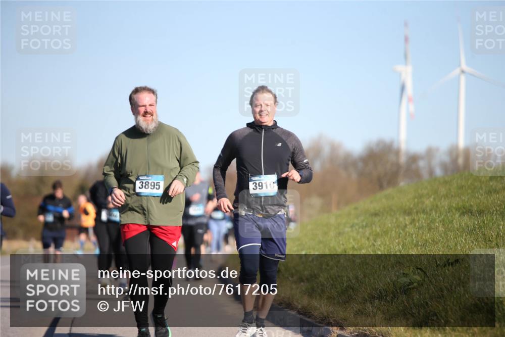 06.04.2025 - 44. Internationalen Wilhelmsburger Insellauf Jannik Wohlers http://msf.ph/oto/7617205 06.04.2025 09:41:37 Laufen 3895, 3910 meine-sportfotos.de