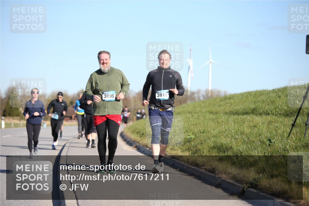 06.04.2025 - 44. Internationalen Wilhelmsburger Insellauf Jannik Wohlers http://msf.ph/oto/7617211 06.04.2025 09:41:38 Laufen 3895, 3910 meine-sportfotos.de