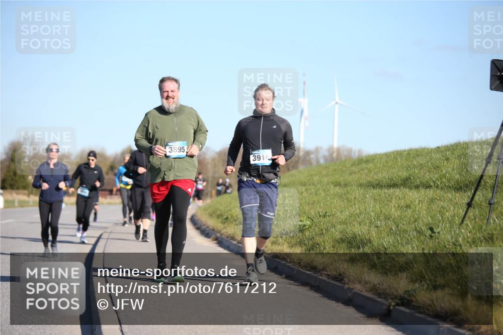 06.04.2025 - 44. Internationalen Wilhelmsburger Insellauf Jannik Wohlers http://msf.ph/oto/7617212 06.04.2025 09:41:38 Laufen 3895, 3910 meine-sportfotos.de