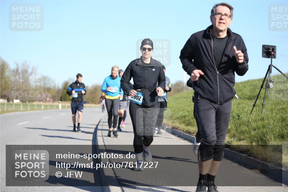 06.04.2025 - 44. Internationalen Wilhelmsburger Insellauf Jannik Wohlers http://msf.ph/oto/7617227 06.04.2025 09:41:47 Laufen 4138, 902 meine-sportfotos.de