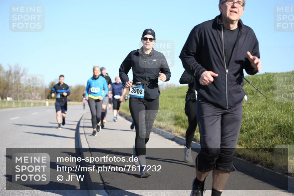 06.04.2025 - 44. Internationalen Wilhelmsburger Insellauf Jannik Wohlers http://msf.ph/oto/7617232 06.04.2025 09:41:47 Laufen 3902, 4138 meine-sportfotos.de