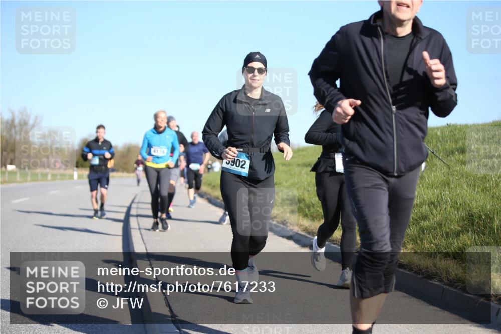 06.04.2025 - 44. Internationalen Wilhelmsburger Insellauf Jannik Wohlers http://msf.ph/oto/7617233 06.04.2025 09:41:47 Laufen 4138, 5902 meine-sportfotos.de