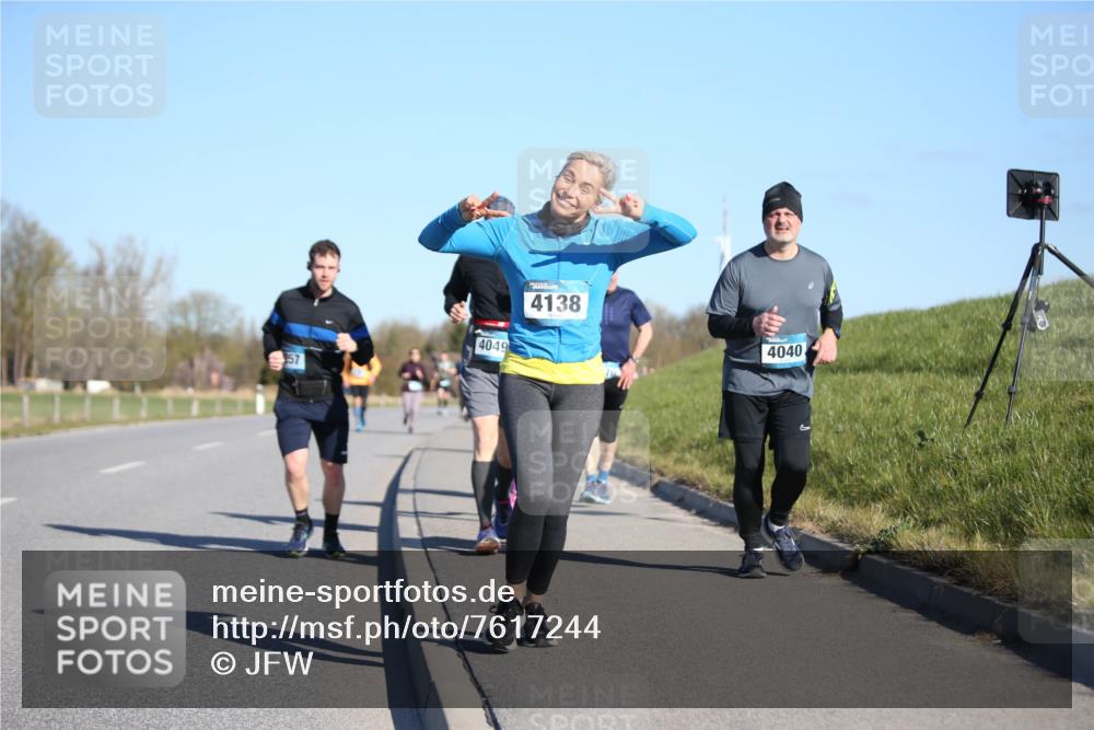 06.04.2025 - 44. Internationalen Wilhelmsburger Insellauf Jannik Wohlers http://msf.ph/oto/7617244 06.04.2025 09:41:49 Laufen 4049, 4138, 4040 meine-sportfotos.de