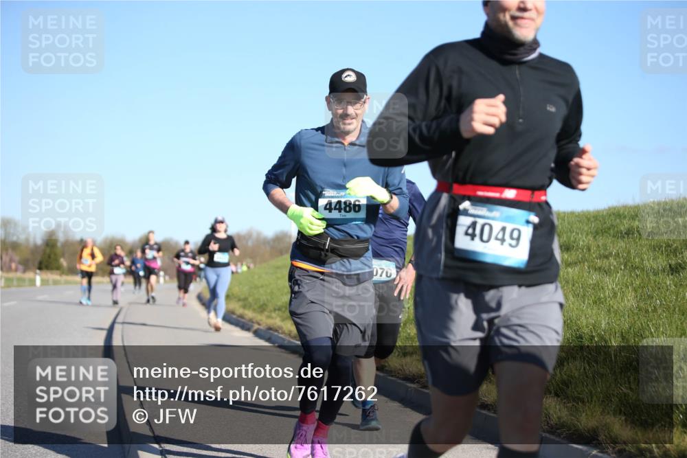 06.04.2025 - 44. Internationalen Wilhelmsburger Insellauf Jannik Wohlers http://msf.ph/oto/7617262 06.04.2025 09:41:53 Laufen 4486, 4049 meine-sportfotos.de